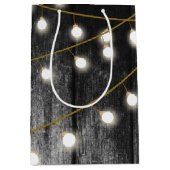 Rustige Barn Black Wood Gold String Lights Medium Cadeauzakje (Voorkant)