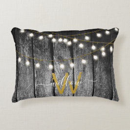Rustige Barn Black Wood Gold String Lights Monogra Accent Kussen
