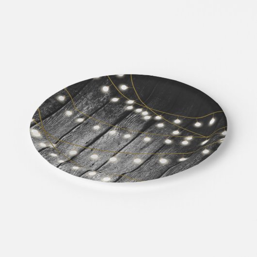Rustige Barn Black Wood Gold String Lights Papieren Bordje (Gekanteld)