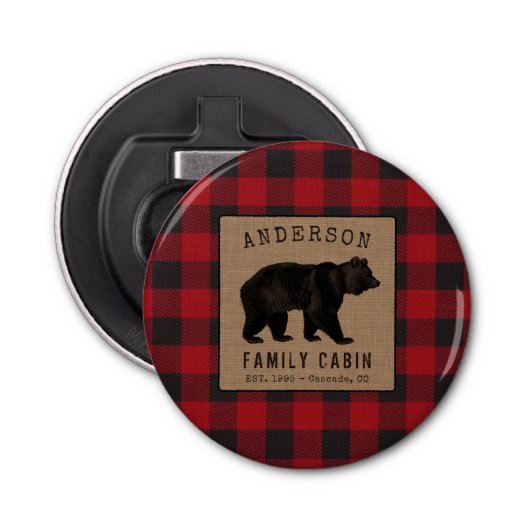 Rustige Beer Familie Cabin Red Buffalo Play Burlap Button Flesopener (Voorkant)
