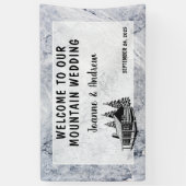 Rustige berglodge welkom op onze bruiloft spandoek (Verticaal)