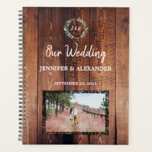Rustige bladeren op monogram van schuur planner