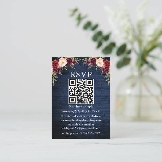 Rustige Blauwe Waterverf Floral QR RSVP Informatiekaartje (Staand voorkant)
