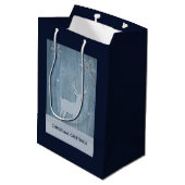 Rustige Blauwe Wood Reindeer Country Kerstmis Medium Cadeauzakje (Achterkant Gekanteld)