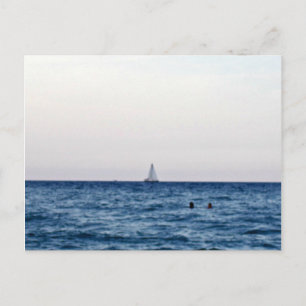 Rustige Blauwe Zee Met Zeilboot Aan Witte Horizon Briefkaart
