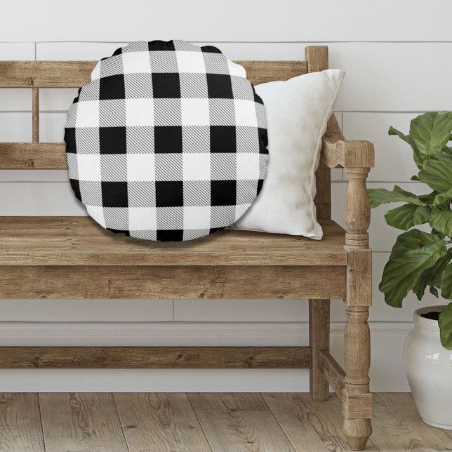 rustige boerderij chic black and white plaid rond kussen (rustic farmhouse chic black and white plaid round pillow)