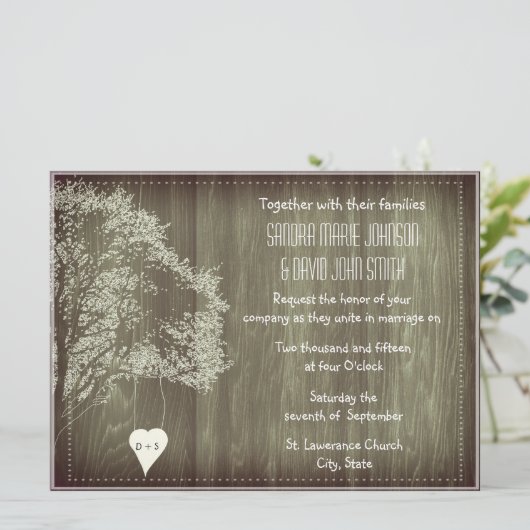 Rustige boom met uitnodiging voor het uitzenden va (Staand voorkant)