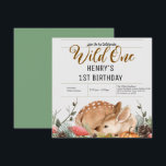 Rustige bosbossen dieren op een dag vrij kaart<br><div class="desc">Wilde 1, 1e verjaardagsfeest,  bosbouwhuisdieren,  bosvloervrienden,  bijtende botanische bladeren,  bladbladeren,  groene eucalyptus,  schattige witte zoete trendy,  herten beer fox raccoon,  konijnenbunny owl,  jongetje meisje genderneutraal</div>