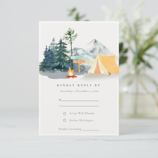 Rustige Bossen Camping Mountain Wedding RSVP Kaartje (Staand voorkant)