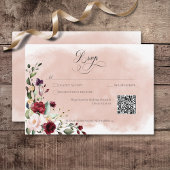 Rustige Bourgogne & Blush roze QR-code RSVP Kaartje