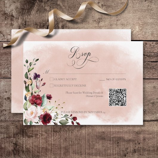 Rustige Bourgogne & Blush roze QR-code RSVP Kaartje