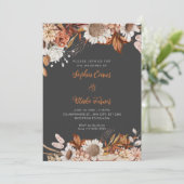 Rustige Bruine Witte Bloemen Boho Grijze Bruiloft Kaart (Staand voorkant)