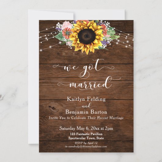 Rustige bruine zonnebloempjes we zijn getrouwd kaart (Voorkant)