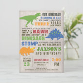 Rustige dinosaur-verjaardagsuitnodiging eerste 1e kaart (Staand voorkant)