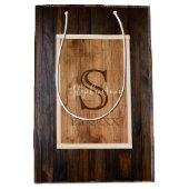 Rustige donkerhouttoonmonogram Gemiddelde Gift Bag Medium Cadeauzakje (Voorkant)