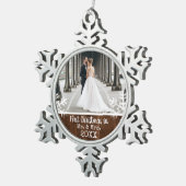 Rustige Eerste Kerstmis Getrouwd Tin Sneeuwvlok Ornament (Rechts)