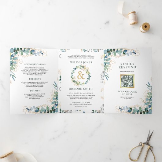Rustige Eucalyptus Gold in één QR-code bruiloft Drieluik Uitnodiging (Binnen)
