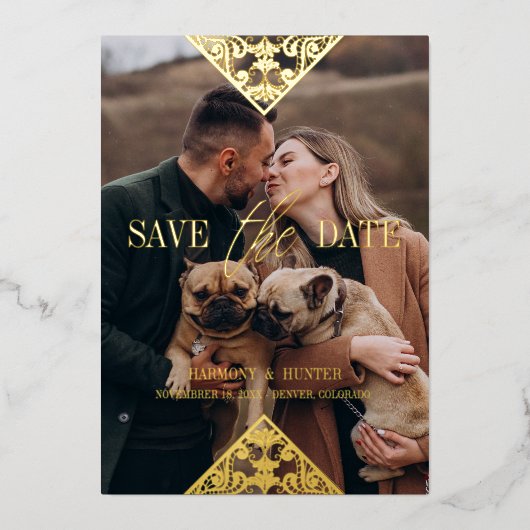 Rustige Fancy Boho Lace Effect Whimsical Typografi Folie Uitnodiging (Voorkant)