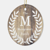 Rustige Farmhouse Wood White Laurels Familienaam Keramisch Ornament (Links)