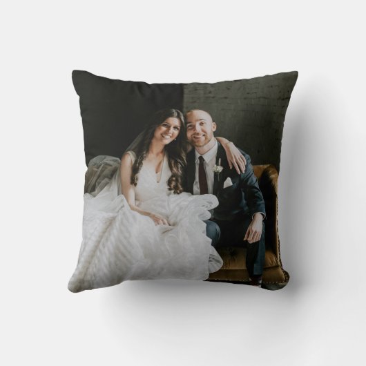 Rustige feestdag monogram rode nieuwfoto kussen (Achterkant)