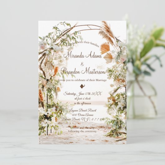 Rustige Floral Palm Arch Tropical Beach Wedding Kaart (Staand voorkant)