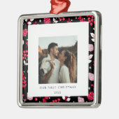 Rustige foto van het zwarte en rode kerstpatroon metalen ornament (Links)