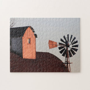 Rustige foto van Red Barn en Windmill Legpuzzel