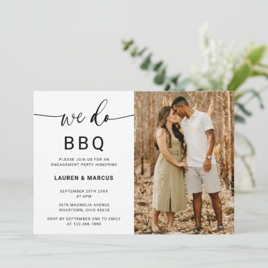 Rustige foto we doen BBQ Script Engagement Party Kaart (Staand voorkant)