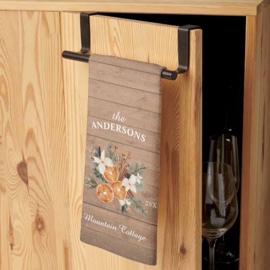 Rustige gepersonaliseerde berghuisfamilie theedoek (Derde Gevouwen)