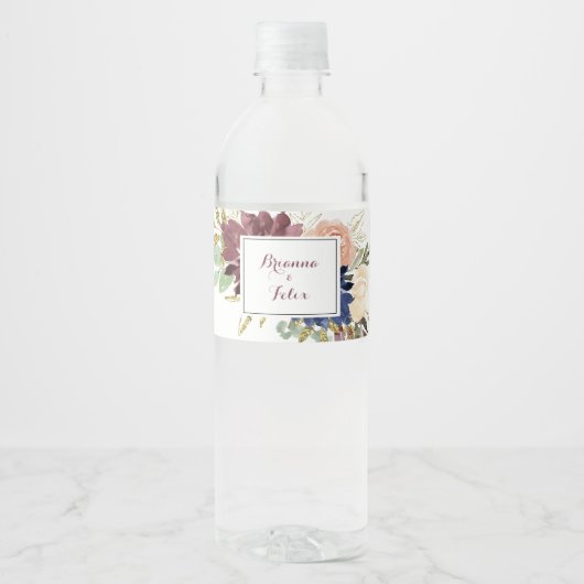 Rustige goudbladeren en Floral Calligraphy Wedding Waterfles Etiket (Voorkant)