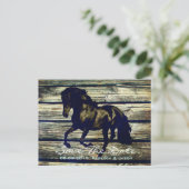 rustige grijze schuur, western paard, bruiloft aankondigingskaart (Staand voorkant)