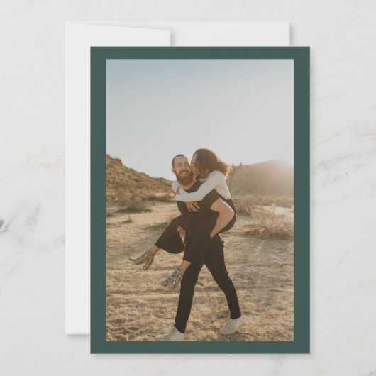 Rustige groene vetgedrukte zomerfotobruiloft kaart (Achterkant)