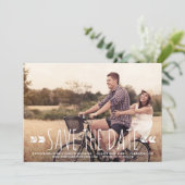 Rustige handgeschreven Typografie Tribal sparen de Save The Date (Staand voorkant)