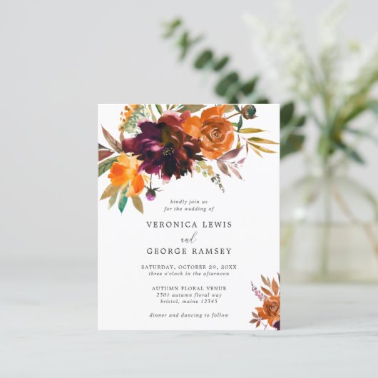 Rustige Herfst Floral Budget Wedding Uitnodiging (Staand voorkant)