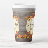 Rustige Herfst Leaf Foliage White Pumpkin Name Latte Mok (Voorkant)