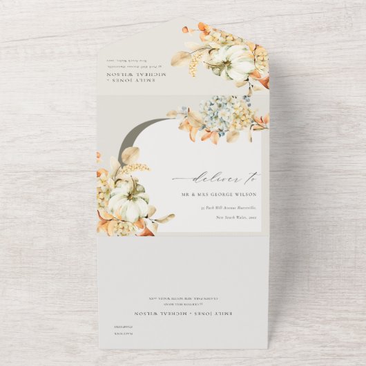 Rustige Herfst Pumpkin Leafy Floral Arch Wedding All In One Uitnodiging (Buitenkant)