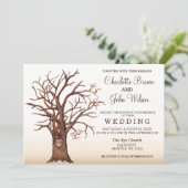 Rustige Herfst Tree Carved Initiaal Wedding Kaart (Staand voorkant)