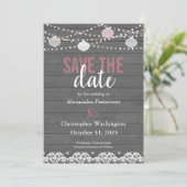 Rustige Hout en String Lights/Lantern Save the Dat Kaart (Staand voorkant)