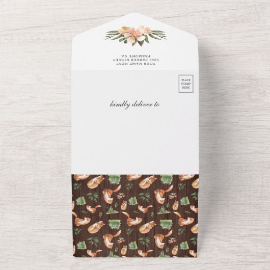 Rustige houten bossen Slaapvos Baby shower All In One Uitnodiging (Buitenkant)