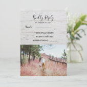 Rustige houten elegante foto RSVP country Wedding Kaart (Staand voorkant)