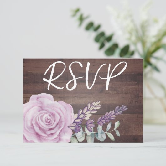 Rustige houten Floral Eucalyptus Wedding RSVP Kaartje (Staand voorkant)