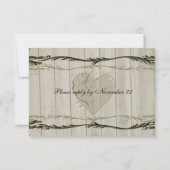 Rustige houten harten en wijnstokken met envelop RSVP kaartje (Achterkant)