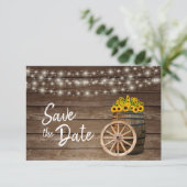 Rustige houten loop en zonnebloemen - Bewaar de da Save The Date (Staand voorkant)