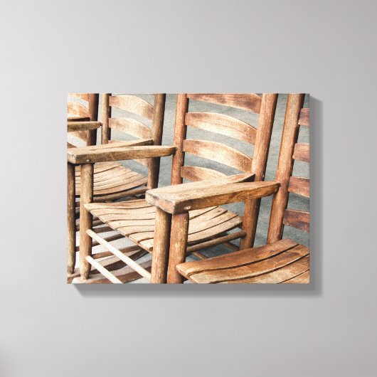 Rustige Houten Schommelstoelen Canvas Afdruk (Voorkant)