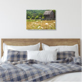 Rustige Houten Schuur Canvas Afdruk (Insitu (Slaapkamer))