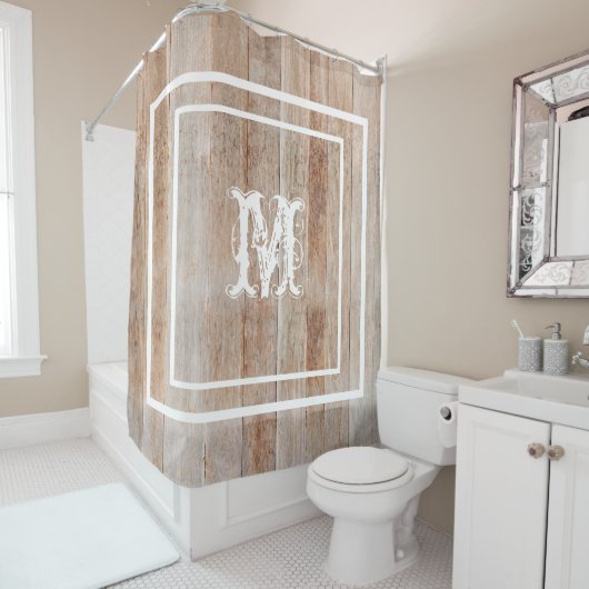 Rustige houtkijkmonogram, verouderd douchegordijn (In situ)