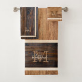 Rustige houttoon Monogram Tan Br. Bad Handdoek (Insitu)