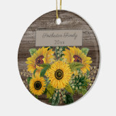 Rustige houtzonnebloemen Familienaam Jaar Keramisch Ornament (Links)