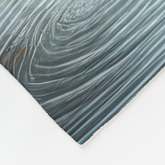 Rustige Indiase vrouw met wolf bij de rivier Fleece Deken (Hoek)