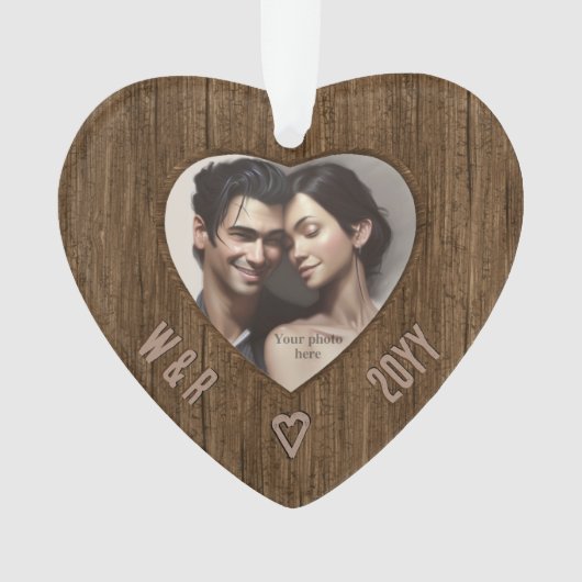 Rustige Initialen in hout - Harde foto met carved  Ornament (voorkant)